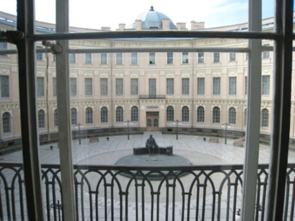 Академия Художеств В Санкт Петербурге Фото