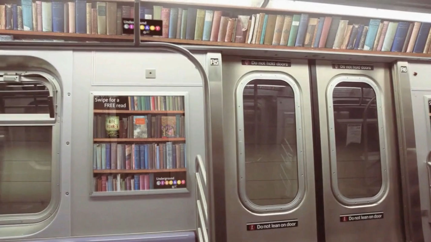 библиотка в подземке Нью-Йорка