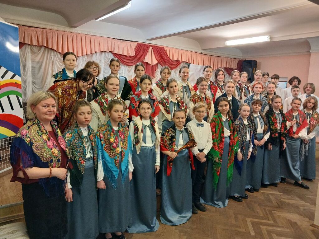 Хор Кантилена в платках