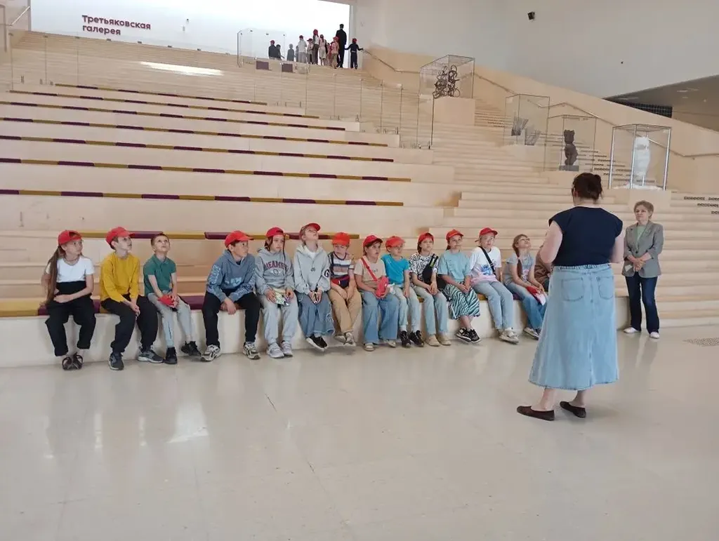 Ребята слушают рассказ 