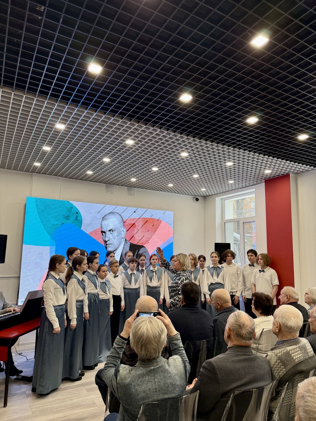 Хор кантилена поет 