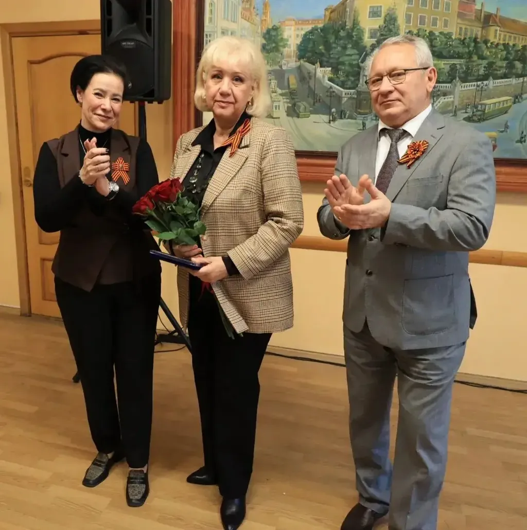 Директор школы С.Т.Яковлева, Глава города Олег Аминов и Глава администрации Елена Дятлова
