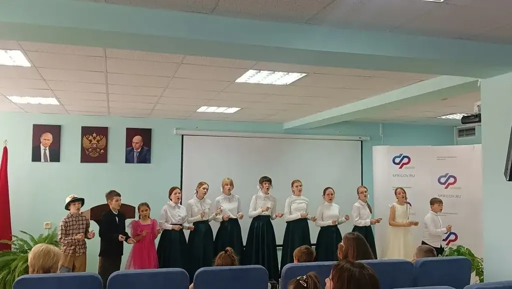 Дети поют 