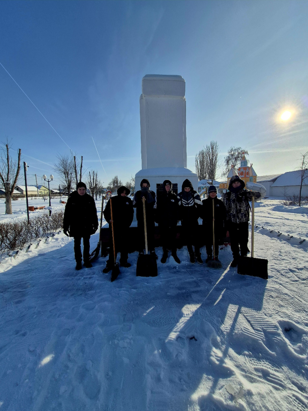 фото дети и обелиск