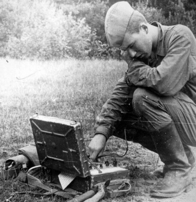 Картинки радистов. Связисты ВОВ 1941. Связисты телефонисты ВОВ.